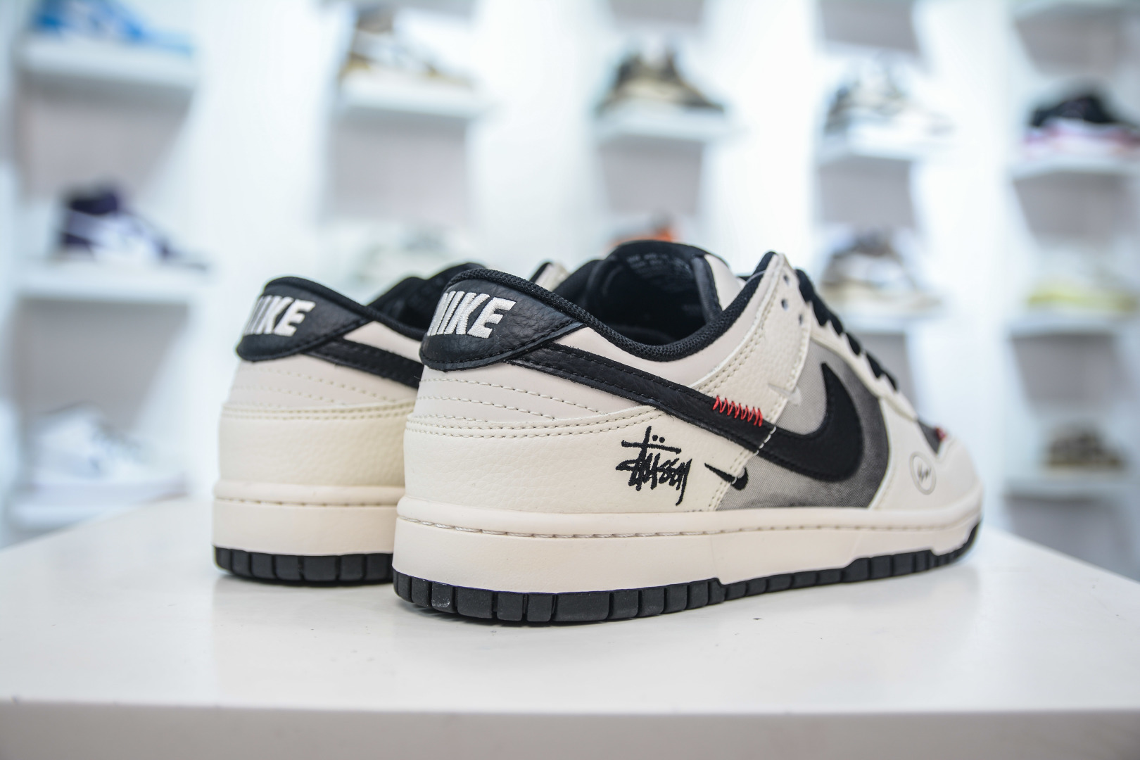 Nike SB Dunk Low X Stussy 斯图西联名-闪电渐变米黑 QW5836-020