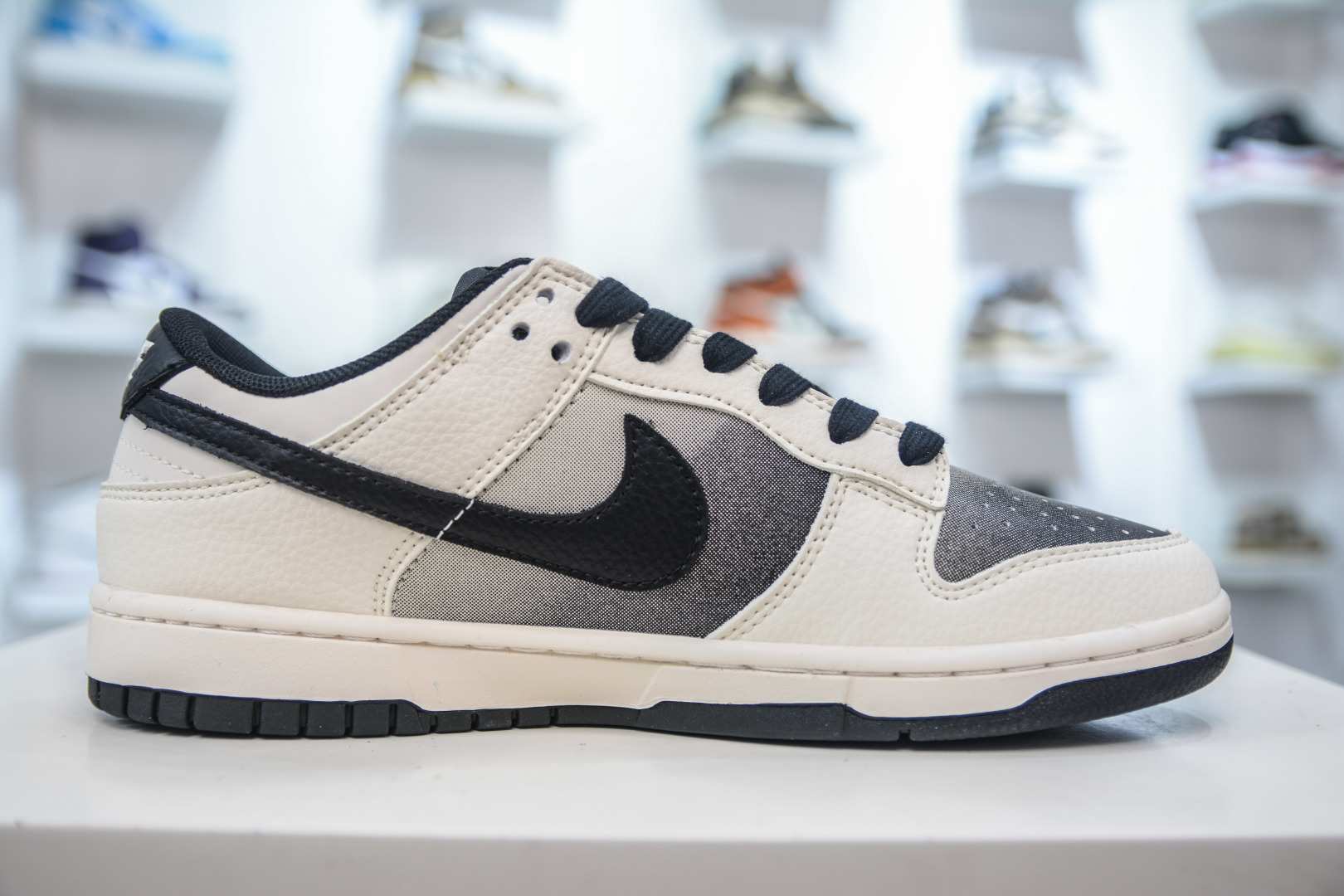 Nike SB Dunk Low X Stussy 斯图西联名-闪电渐变米黑 QW5836-020