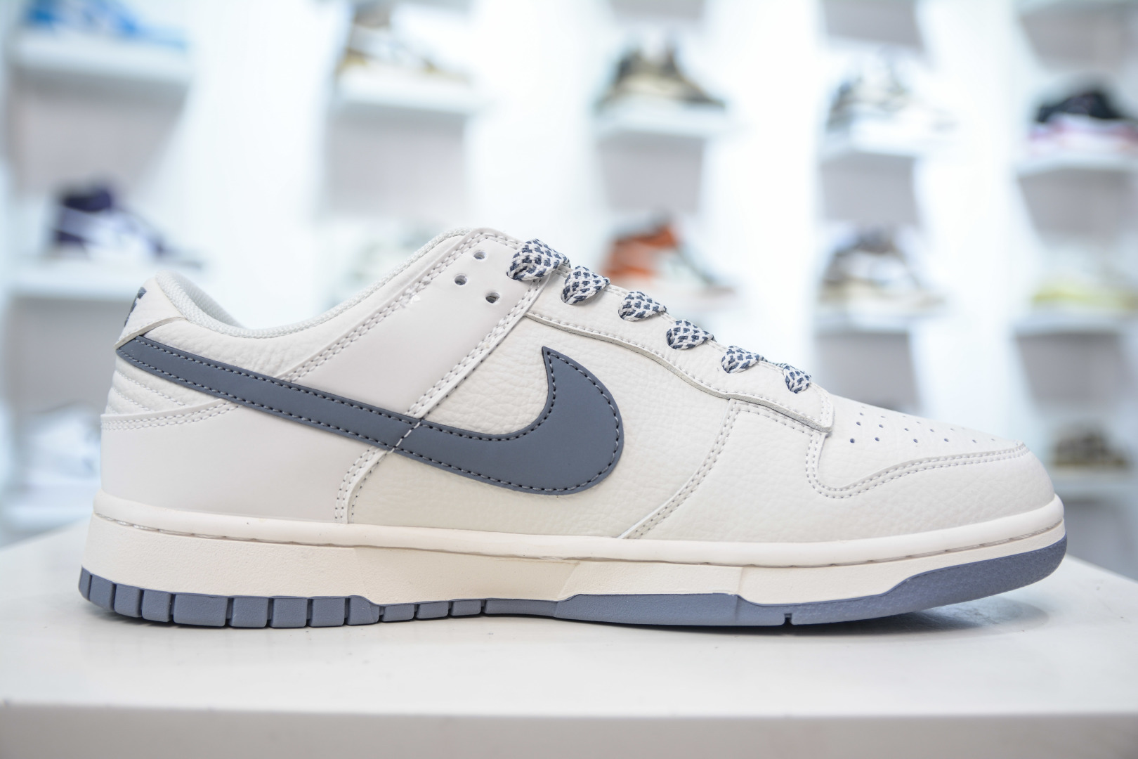 Nike SB Dunk Low 白灰勾鬼脸 CS1688-120