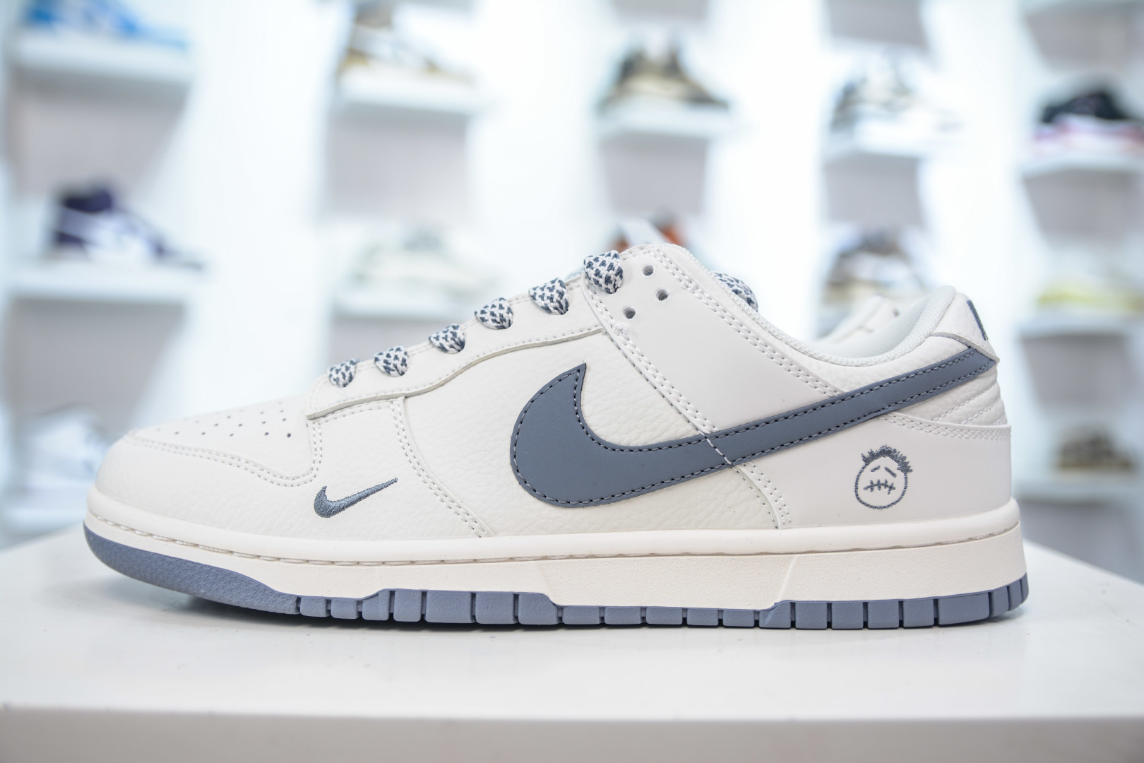 Nike SB Dunk Low 白灰勾鬼脸 CS1688-120