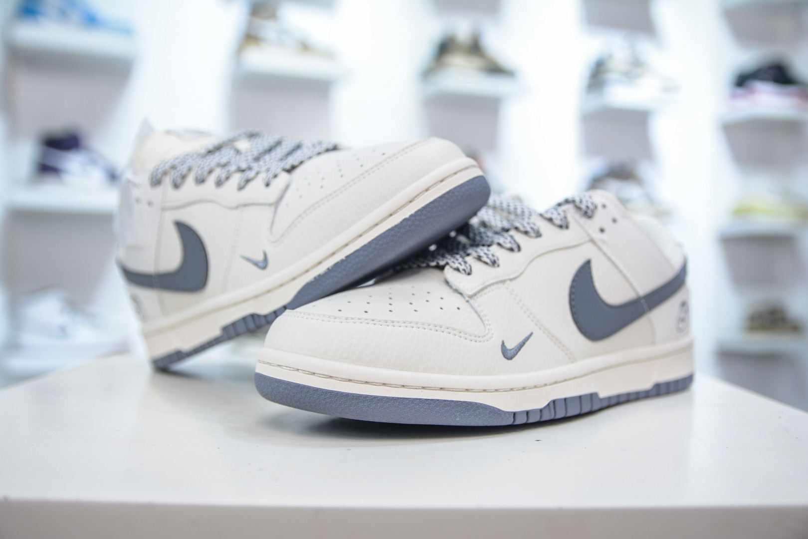 Nike SB Dunk Low 白灰勾鬼脸 CS1688-120