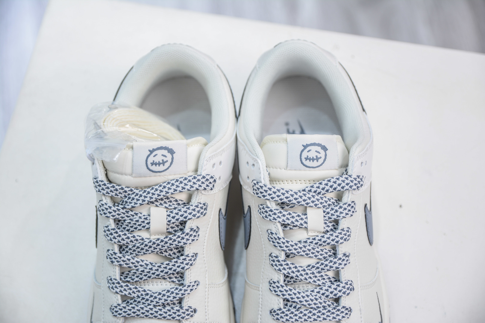 Nike SB Dunk Low 白灰勾鬼脸 CS1688-120