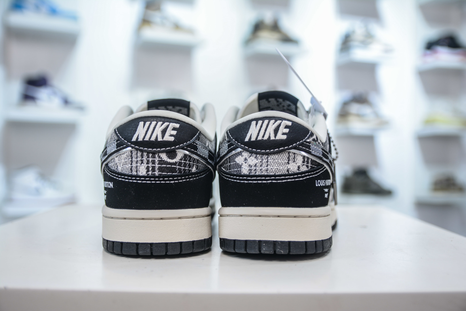 Nike SB Dunk Low x Louis Vuitton LV联名-黑白格 DS6608-005