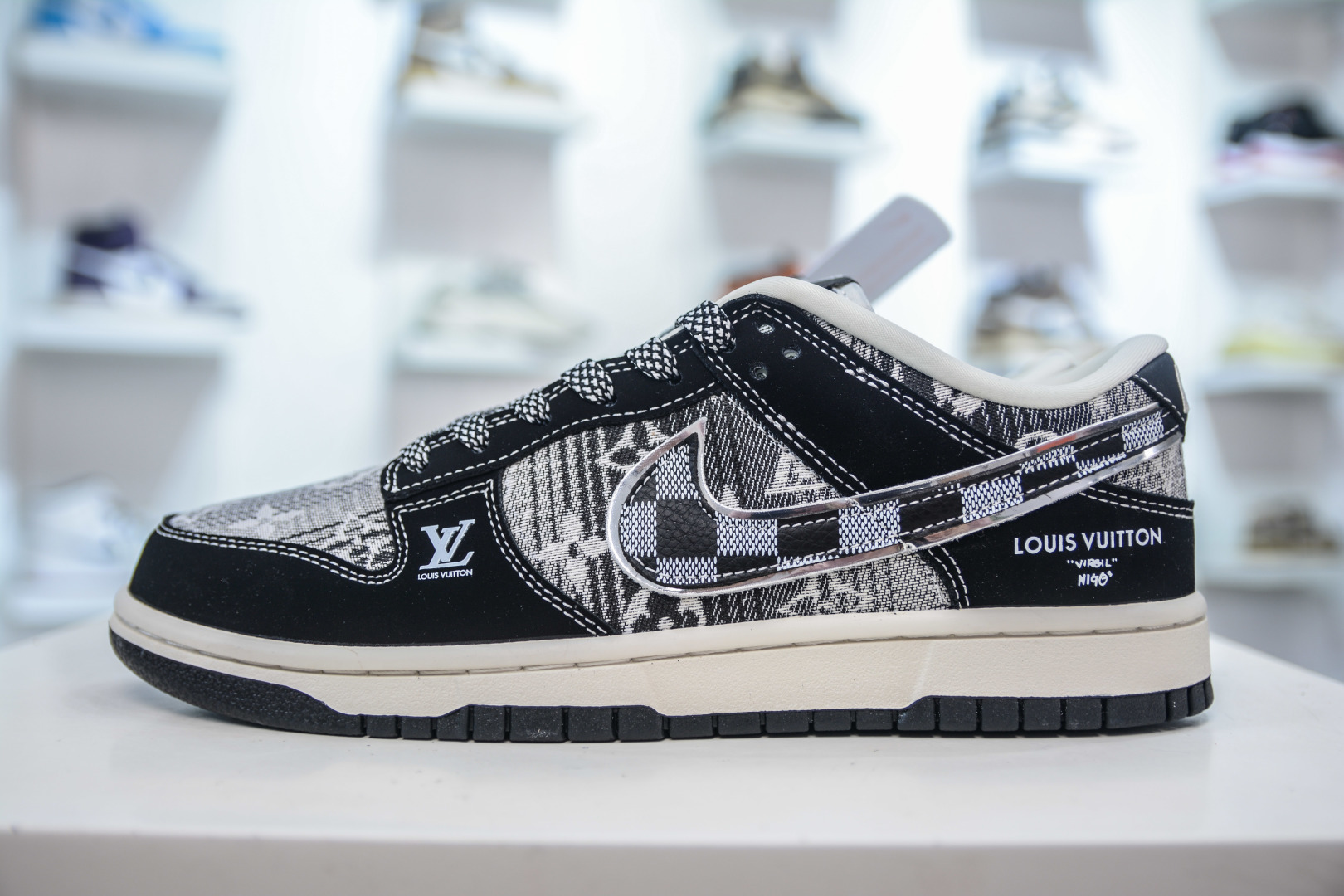 Nike SB Dunk Low x Louis Vuitton LV联名-黑白格 DS6608-005