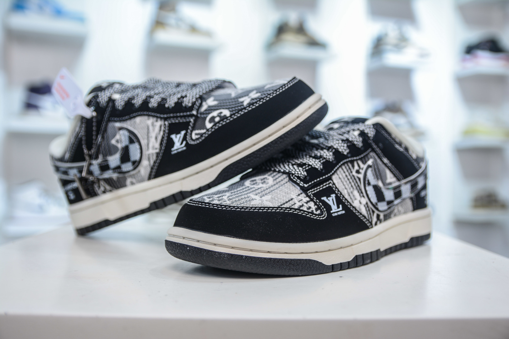 Nike SB Dunk Low x Louis Vuitton LV联名-黑白格 DS6608-005