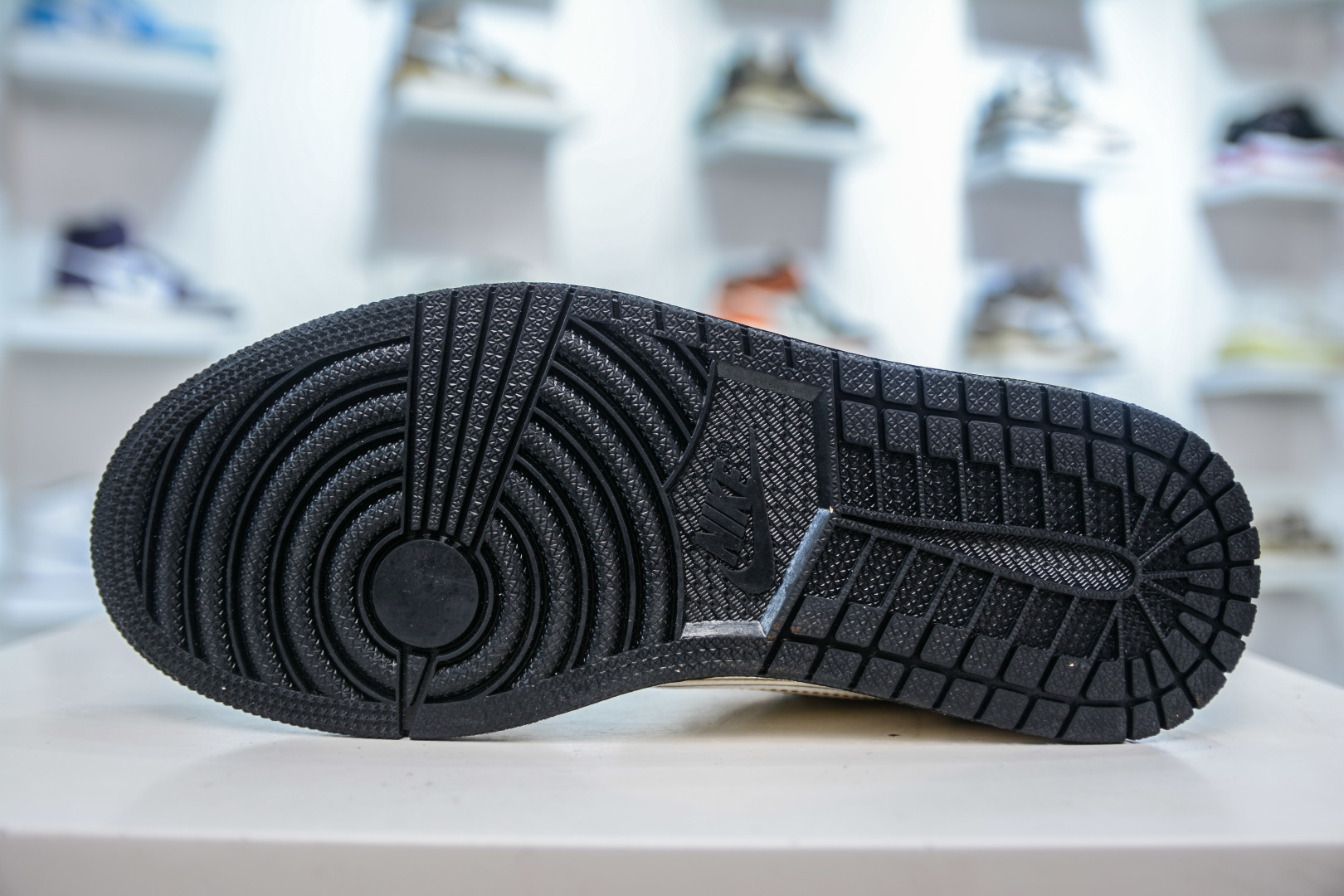 Air Jordan AJ1 Low X LABUBU 低帮联名拉布布-黑白印花 LD2028-056 Air Jordan AJ1 Low X LABUBU 低帮联名拉布布-黑白印花 LD2028-056