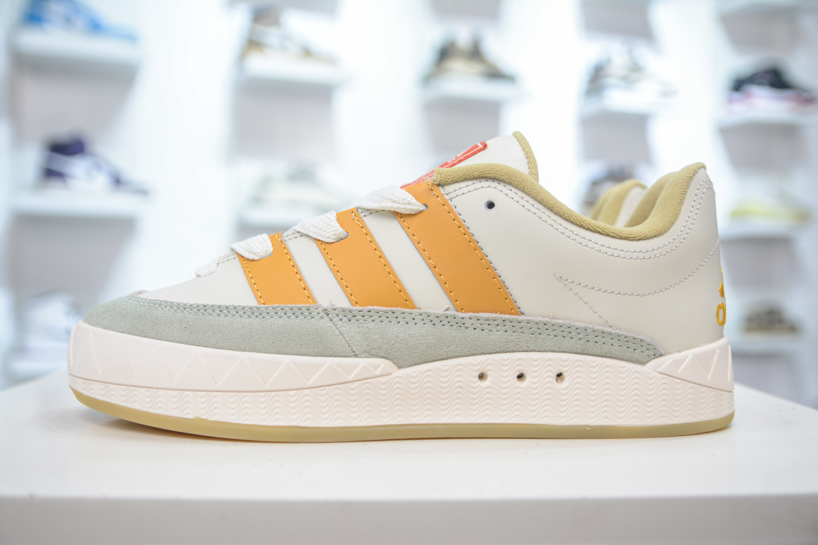 Adidas Adimatic Low Retro Skateboarding Shoes - Stylish & Comfortable Sneakers