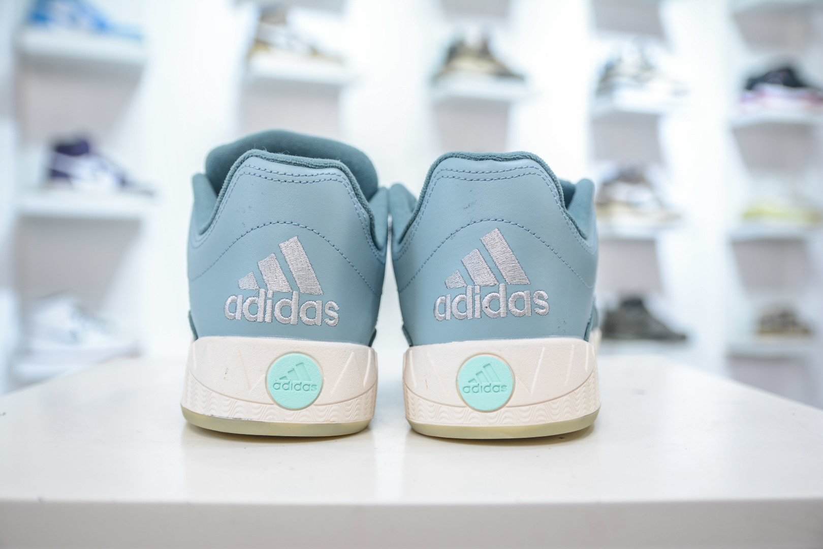 AD Adimatic Low 马蒂奇系列低帮复古面包鞋运动休闲滑板板鞋 IF1590-Top High Quatity Cheap Sneakers Fashion Clothing Clothes Bags handbags Shoes of all Brand wholesale With The best Quality And Beautiful Price from China Factory Chinese suppliers wholesaler seller AD Adimatic Low 马蒂奇系列低帮复古面包鞋运动休闲滑板板鞋 IF1590