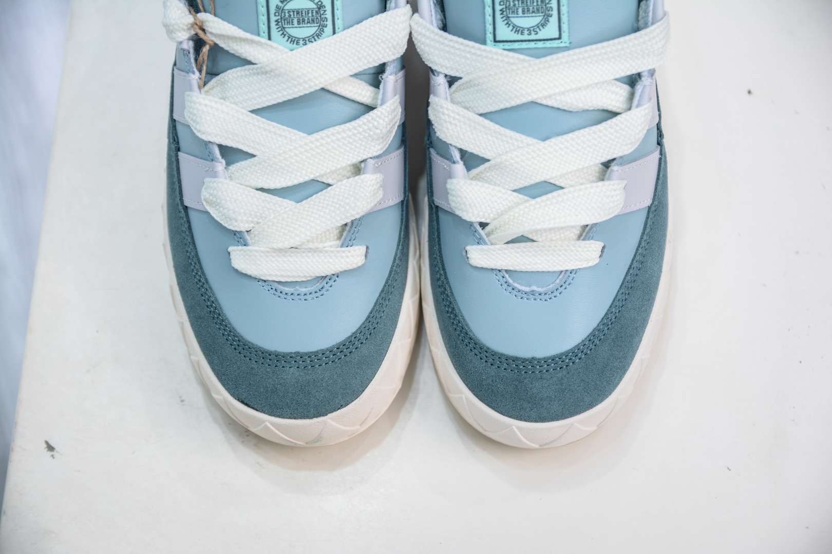 AD Adimatic Low 马蒂奇系列低帮复古面包鞋运动休闲滑板板鞋 IF1590-Top High Quatity Cheap Sneakers Fashion Clothing Clothes Bags handbags Shoes of all Brand wholesale With The best Quality And Beautiful Price from China Factory Chinese suppliers wholesaler seller AD Adimatic Low 马蒂奇系列低帮复古面包鞋运动休闲滑板板鞋 IF1590