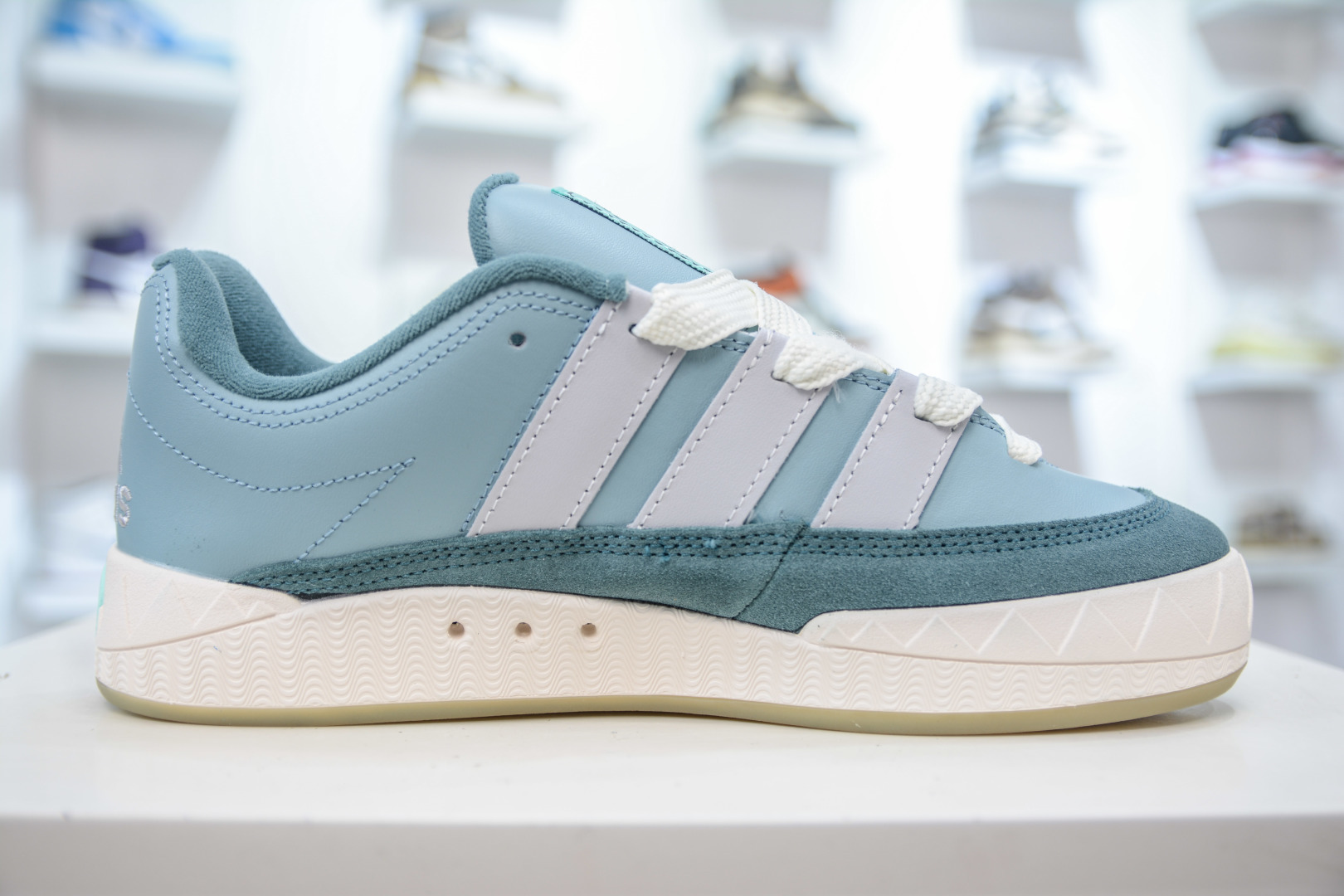 AD Adimatic Low 马蒂奇系列低帮复古面包鞋运动休闲滑板板鞋 IF1590-Top High Quatity Cheap Sneakers Fashion Clothing Clothes Bags handbags Shoes of all Brand wholesale With The best Quality And Beautiful Price from China Factory Chinese suppliers wholesaler seller AD Adimatic Low 马蒂奇系列低帮复古面包鞋运动休闲滑板板鞋 IF1590