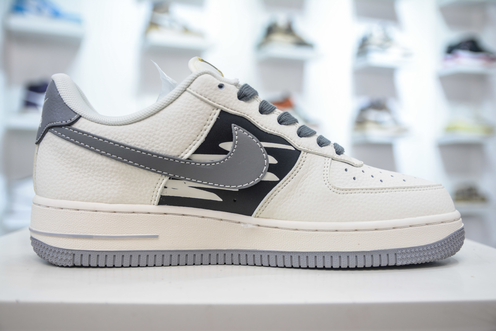 NIke Air Force 1 x Supreme SUP联名-涂鸦米灰勾 QW5606-272