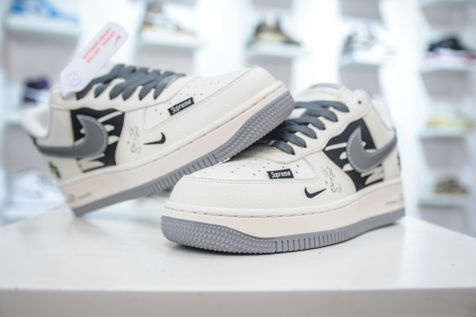 NIke Air Force 1 x Supreme SUP联名-涂鸦米灰勾 QW5606-272