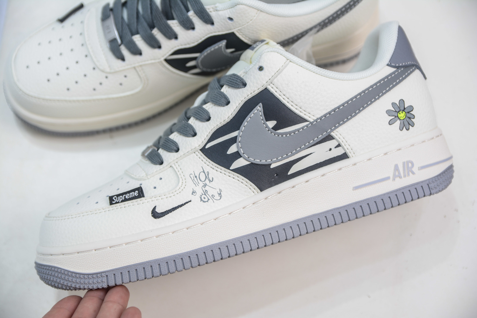 NIke Air Force 1 x Supreme SUP联名-涂鸦米灰勾 QW5606-272