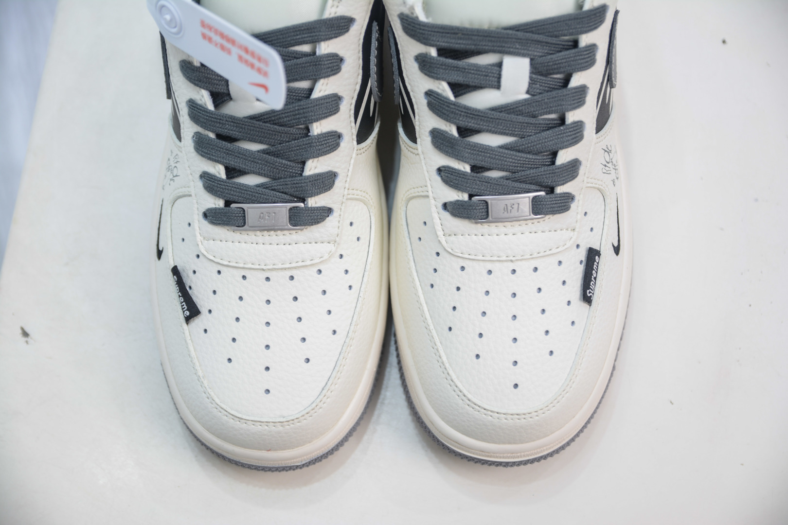 NIke Air Force 1 x Supreme SUP联名-涂鸦米灰勾 QW5606-272