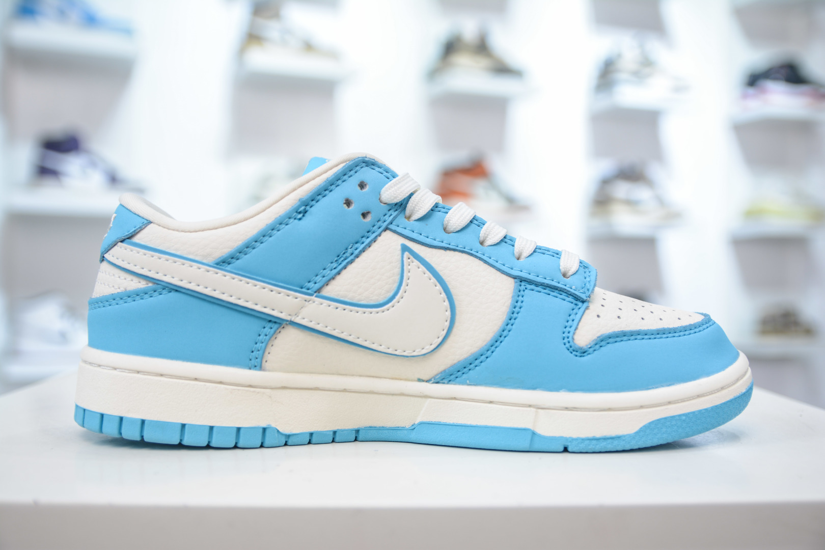 Nike SB Dunk Low x Labubu 'Daylight Blue' Premium Leather Sneakers 4 cmp i1756500003818 895 0 2