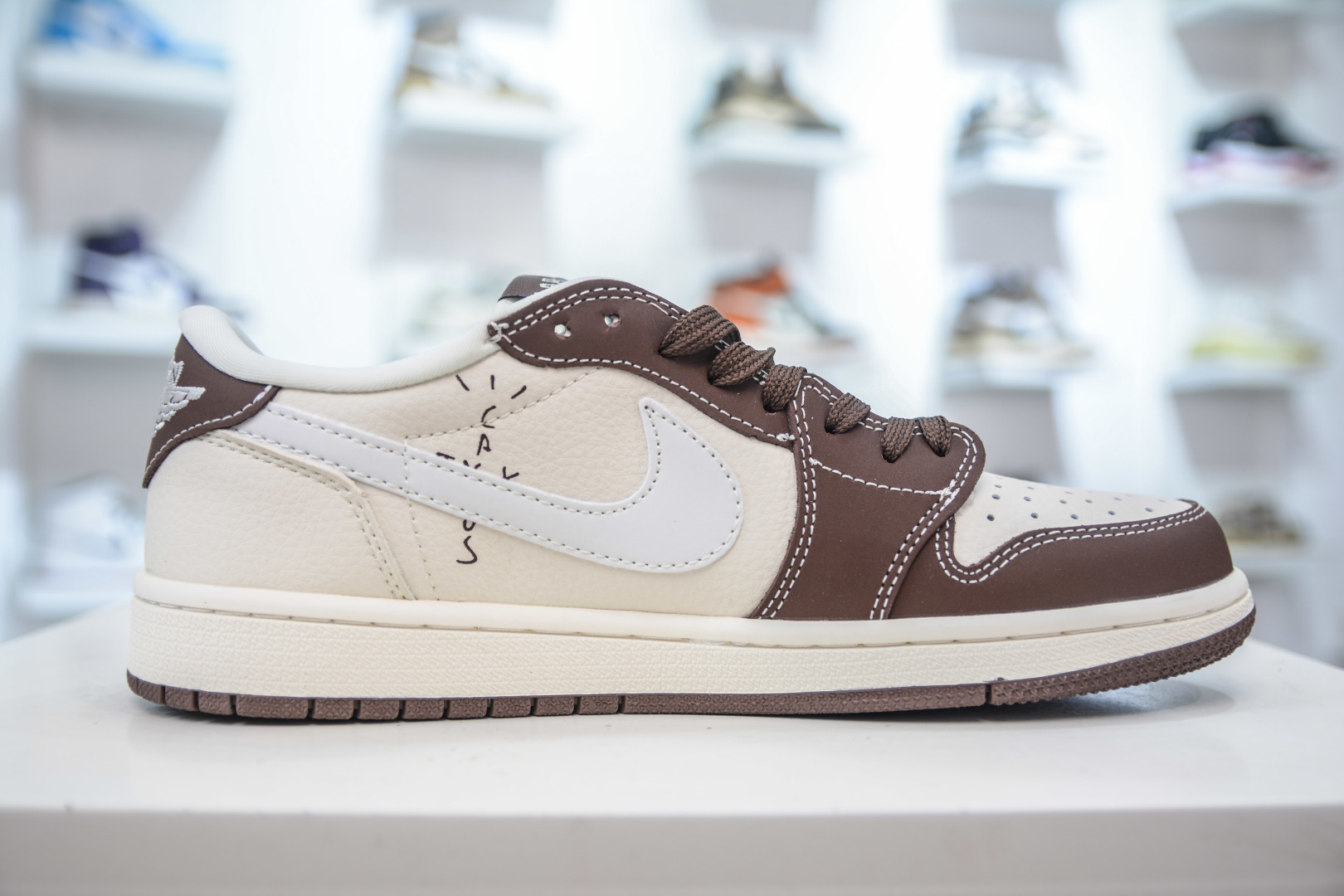 Air Jordan 1 Low X LABUBU Brown/White: Original Factory Cushion & Leather 4 cmp i1756500358468 2464 0 2
