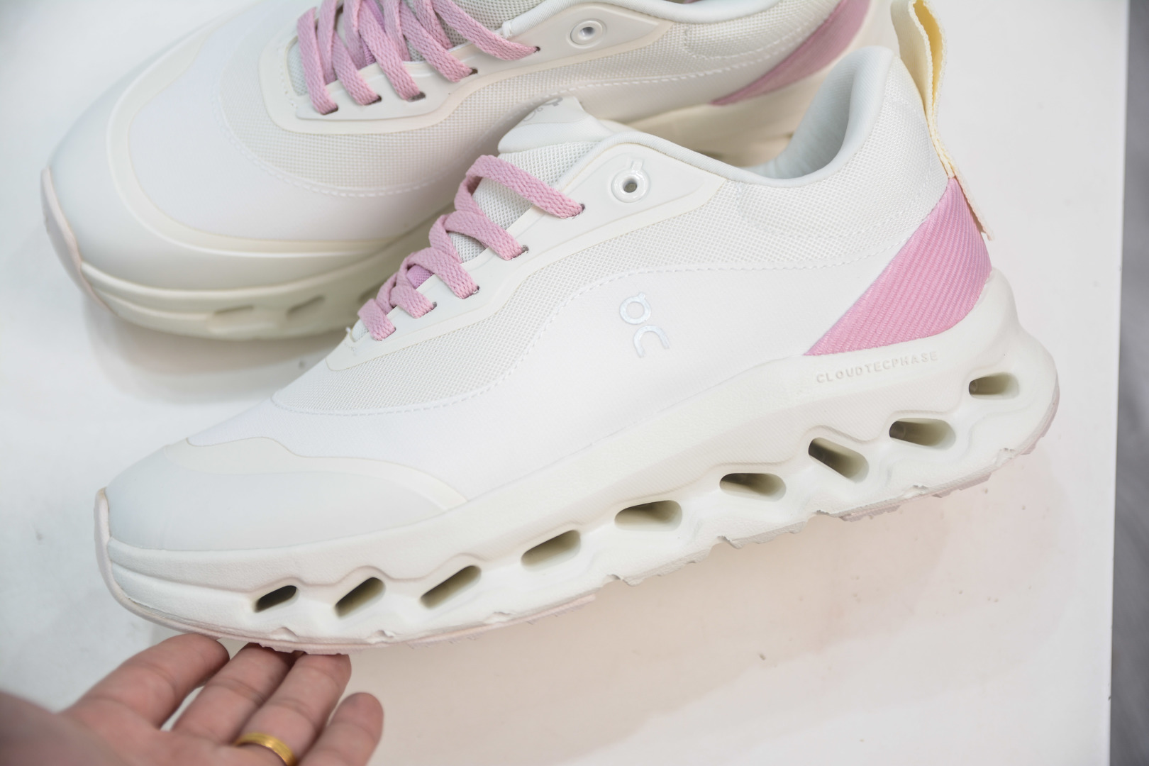 On Cloudtilt 2.0 Loewe Inspired Running Shoes - Lightweight & Comfortable 7 cmp i1756500413766 7135 0 6