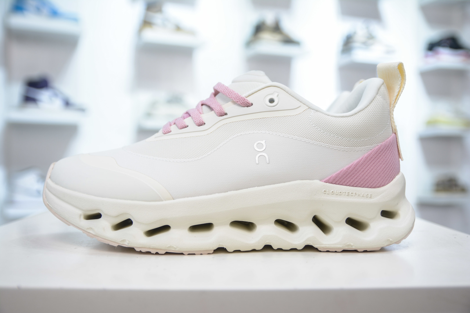 On Cloudtilt 2.0 Loewe Inspired Running Shoes - Lightweight & Comfortable 1 cmp i1756500414680 4581 0 0