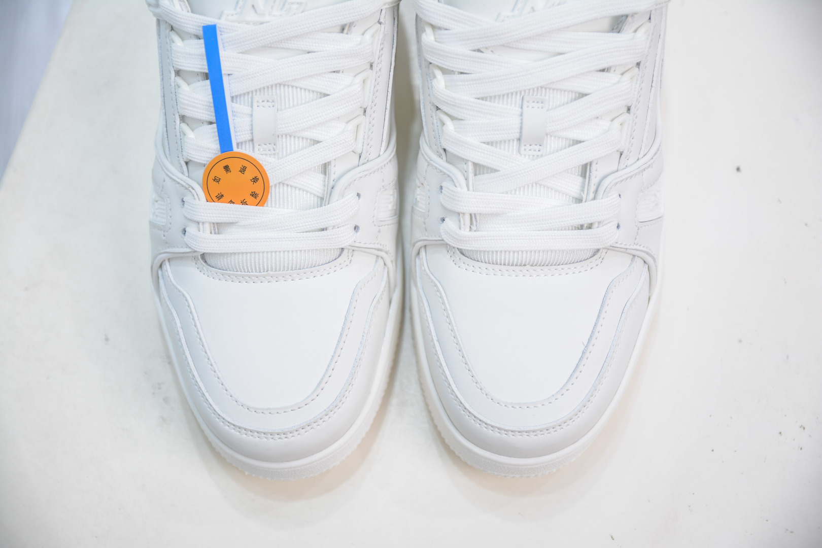 Louis Vuitton Trainer Sneaker White Leather Fashion Show - Sizes 36 to 45 10 cmp i1756500739303 2648 0 8