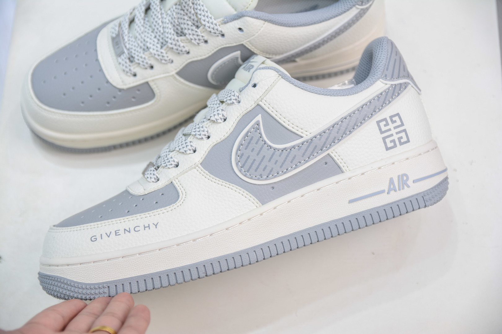 Nike Air Force 1 x Givenchy Collab White Gray Low-Top Sneaker 7 cmp i1756578234573 7259 0 6
