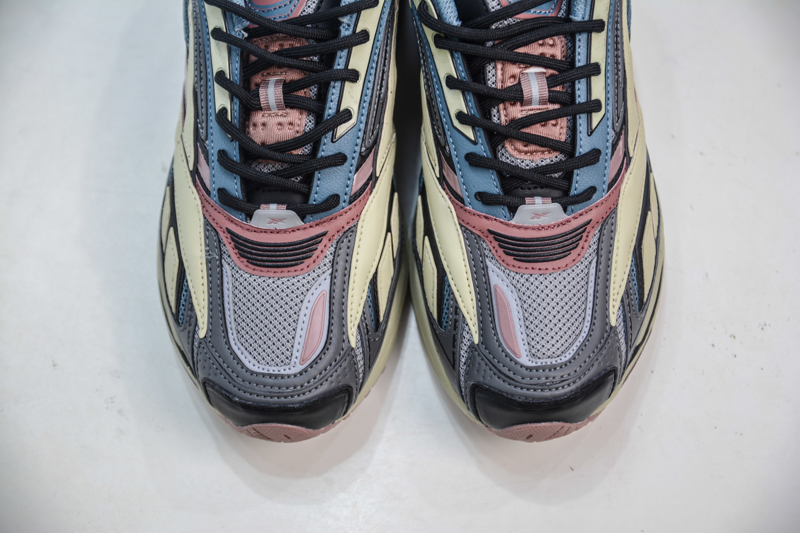 Reebok Premier Road Ultra Sneakers: Futuristic Design & Ultimate Comfort 10 cmp i1756578461614 9754 0 8