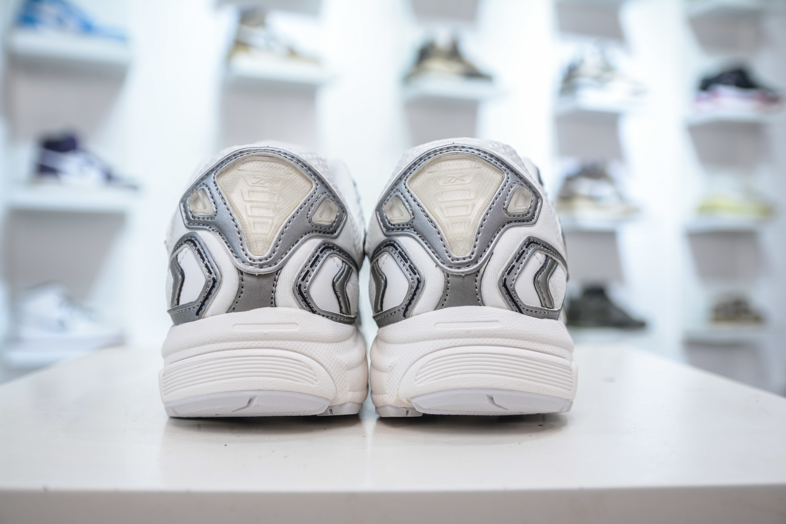 Reebok Premier Road Ultra Sneakers - Futuristic Design & Ultimate Comfort 3 cmp i1756578511010 4138 0 1