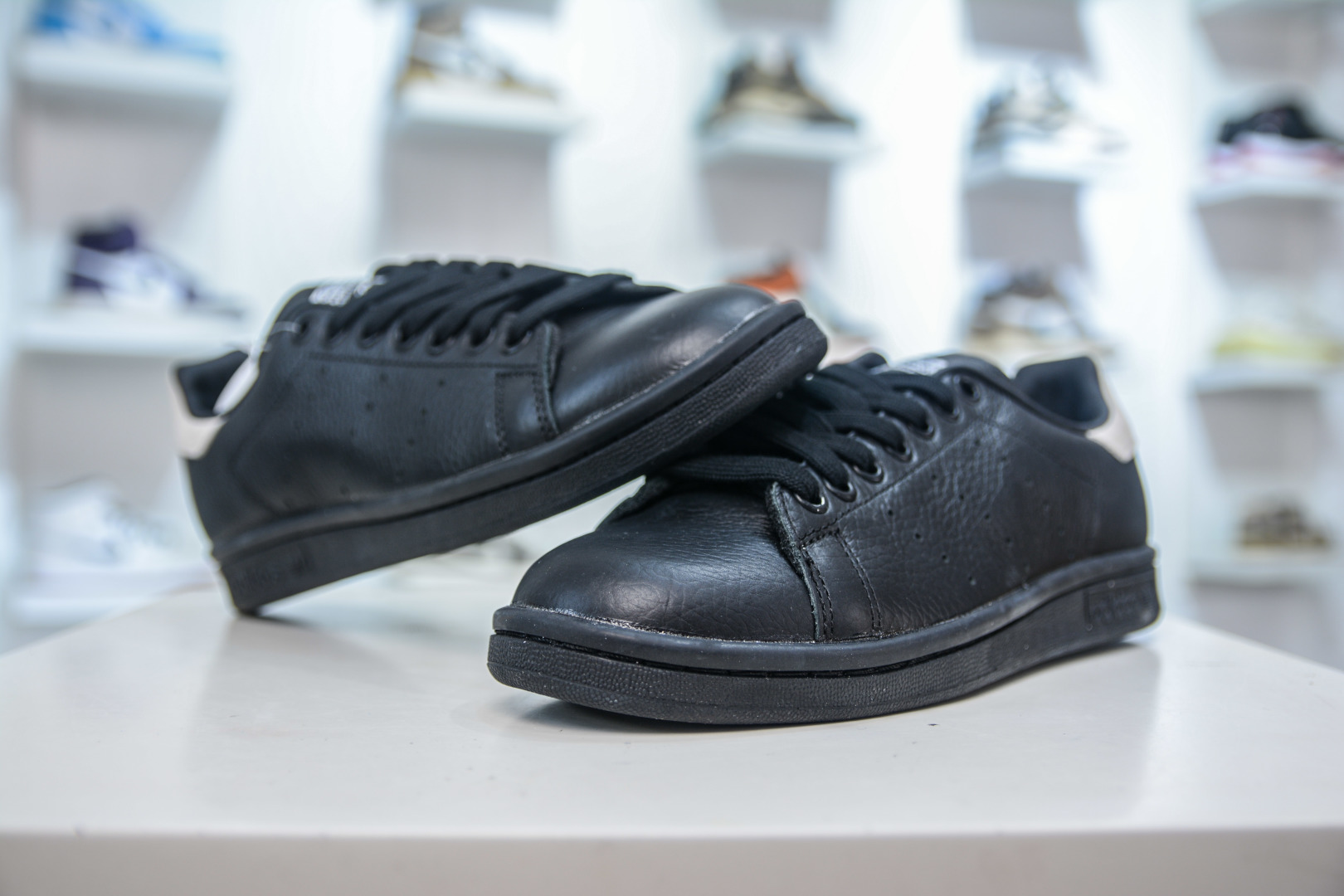 Adidas Originals Stan Smith Black Leather Retro Fashion Sneakers - Classic Style 4 cmp i1756578741974 2458 0 3