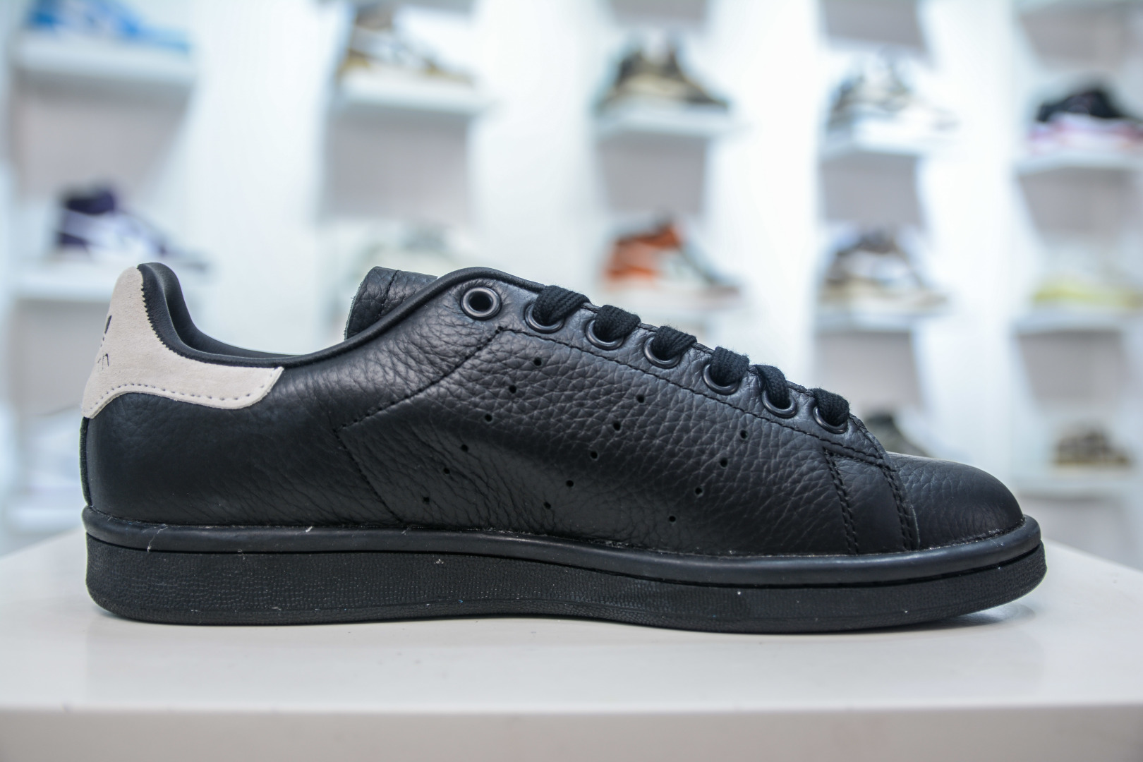 Adidas Originals Stan Smith Black Leather Retro Fashion Sneakers - Classic Style 3 cmp i1756578741974 3881 0 2
