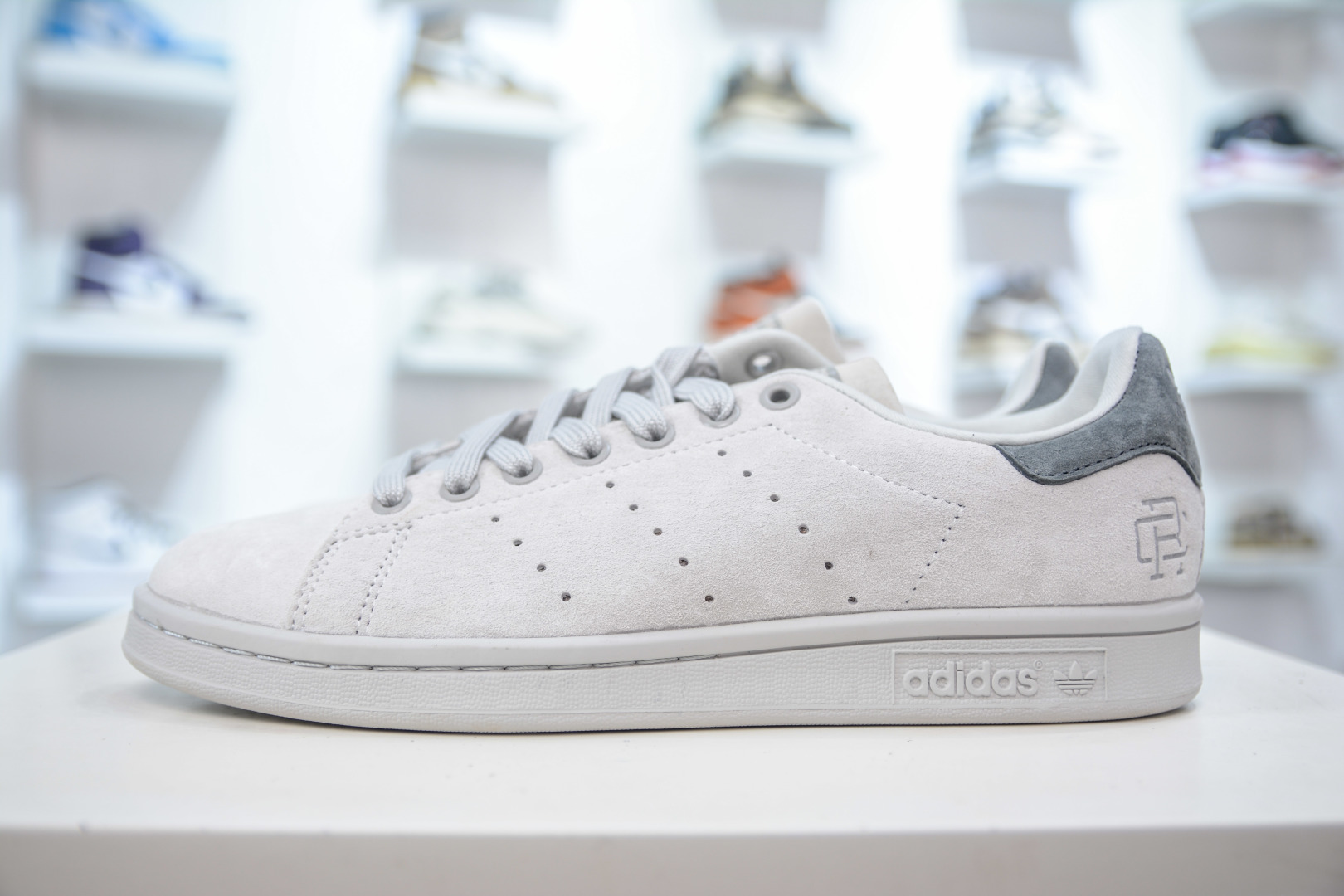 Adidas Originals Stan Smith Reigning Champ Collaboration - Retro Style 1 cmp i1756578803989 8436 0 0