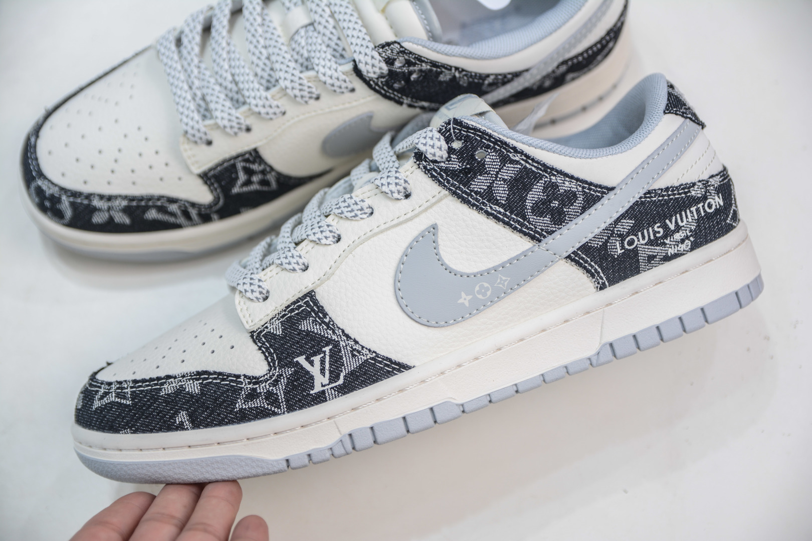 Nike SB Dunk Low x Louis Vuitton White Black Denim Sneakers 8 cmp i1756578948397 3489 0 6