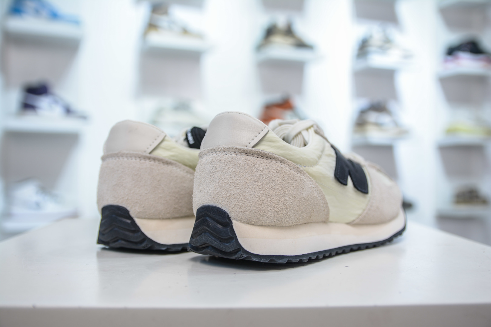 New Balance U471AM Low-Top Sneakers: Lightweight, Breathable, and Comfortable 6 cmp i1756659893538 9997 0 5