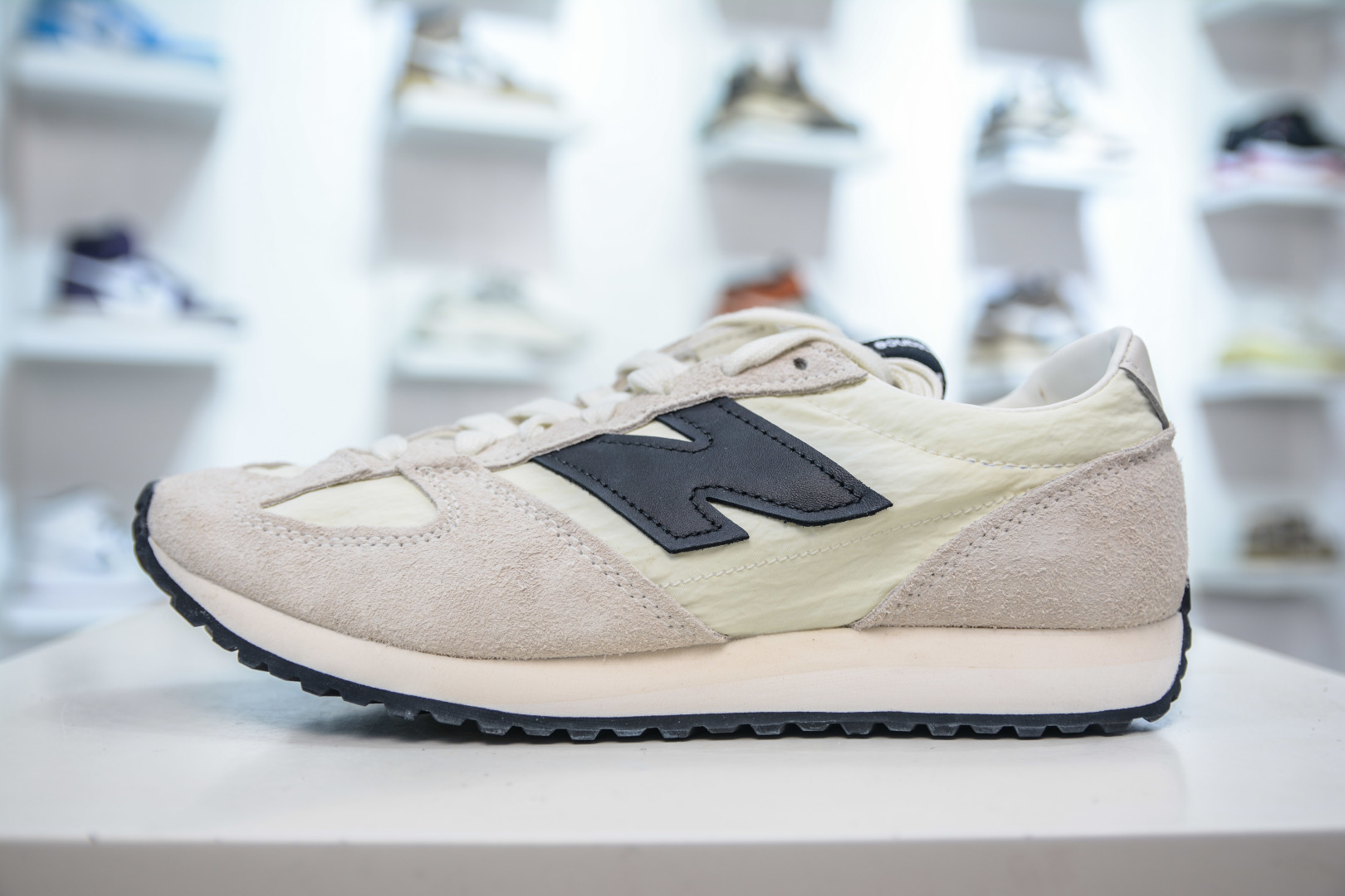New Balance U471AM Low-Top Sneakers: Lightweight, Breathable, and Comfortable 1 cmp i1756659893539 2762 0 0