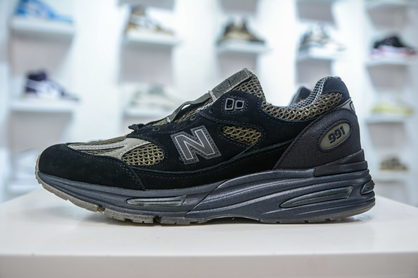 Stone Island x New Balance NB991V2 Retro Running Shoes - Black Olive Green 2 cmp i1756660027337 7916 0 0