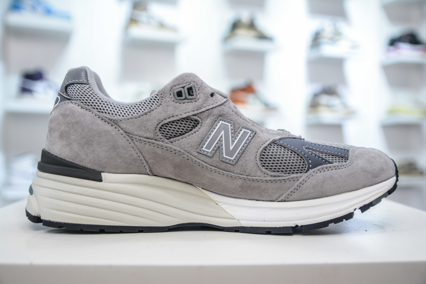 New Balance 991v2 'Grey' Retro Running Shoes - Premium Comfort and Style 3 cmp i1756660088080 3755 0 2