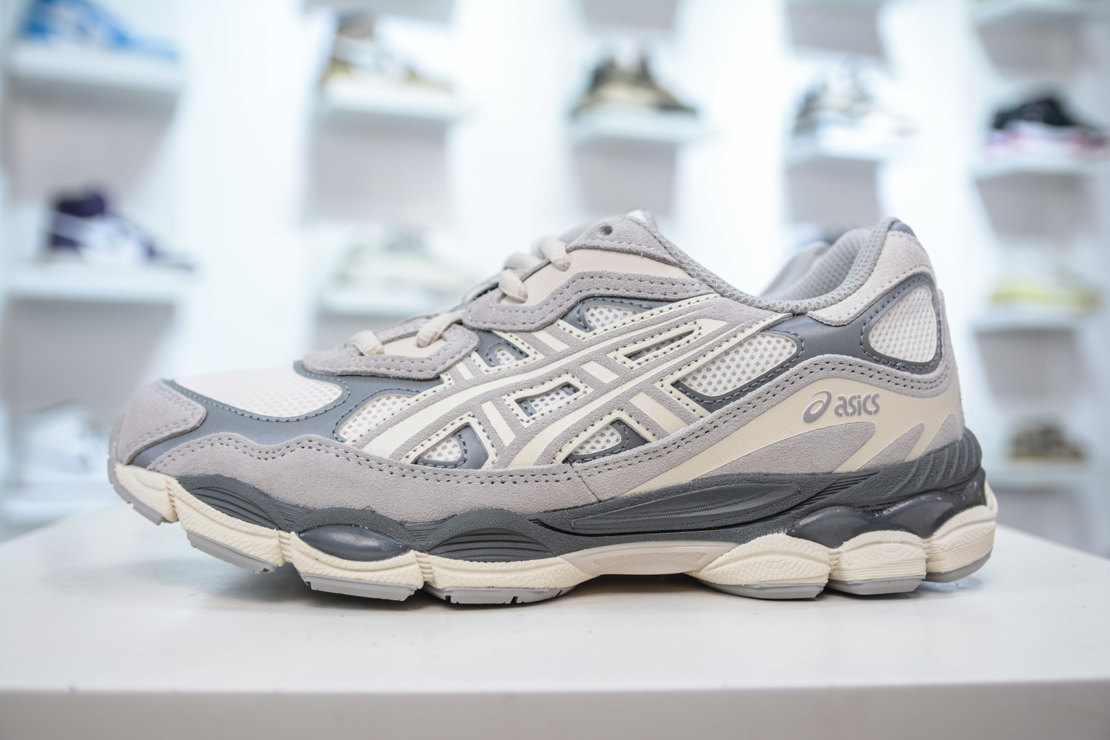 Asics GEL-NYC Men's Low-Top Running Shoes - Comfortable, Durable, Breathable 1 cmp i1756660205609 2024 0 0