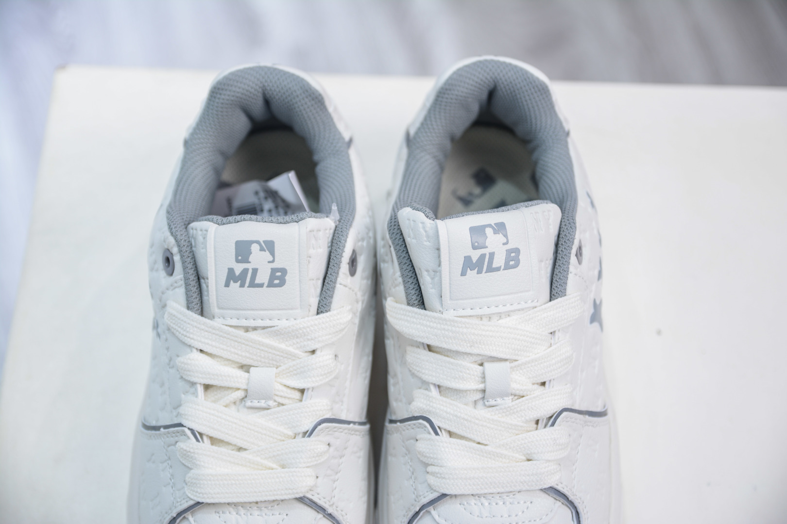 MLB New York Yankees Chunky Runner Sneakers, Comfortable and Stylish 9 cmp i1756834897006 6446 0 7