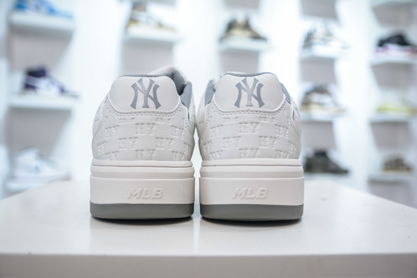 MLB New York Yankees Chunky Runner Sneakers, Comfortable and Stylish 3 cmp i1756834897008 4112 0 1