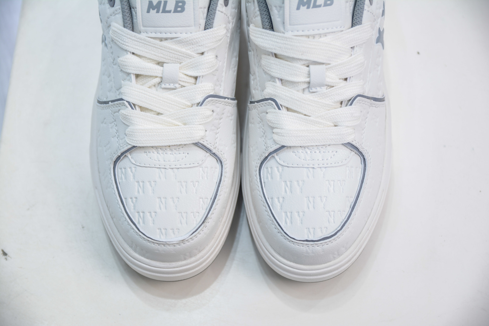 MLB New York Yankees Chunky Runner Sneakers, Comfortable and Stylish 10 cmp i1756834897009 2782 0 8