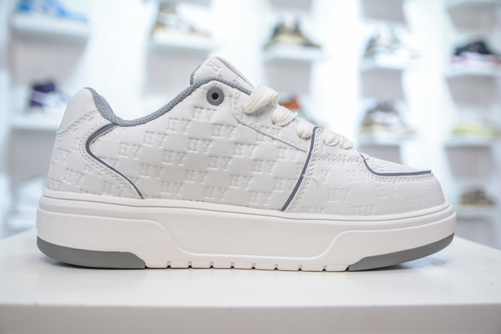 MLB New York Yankees Chunky Runner Sneakers, Comfortable and Stylish 4 cmp i1756834897926 9506 0 2
