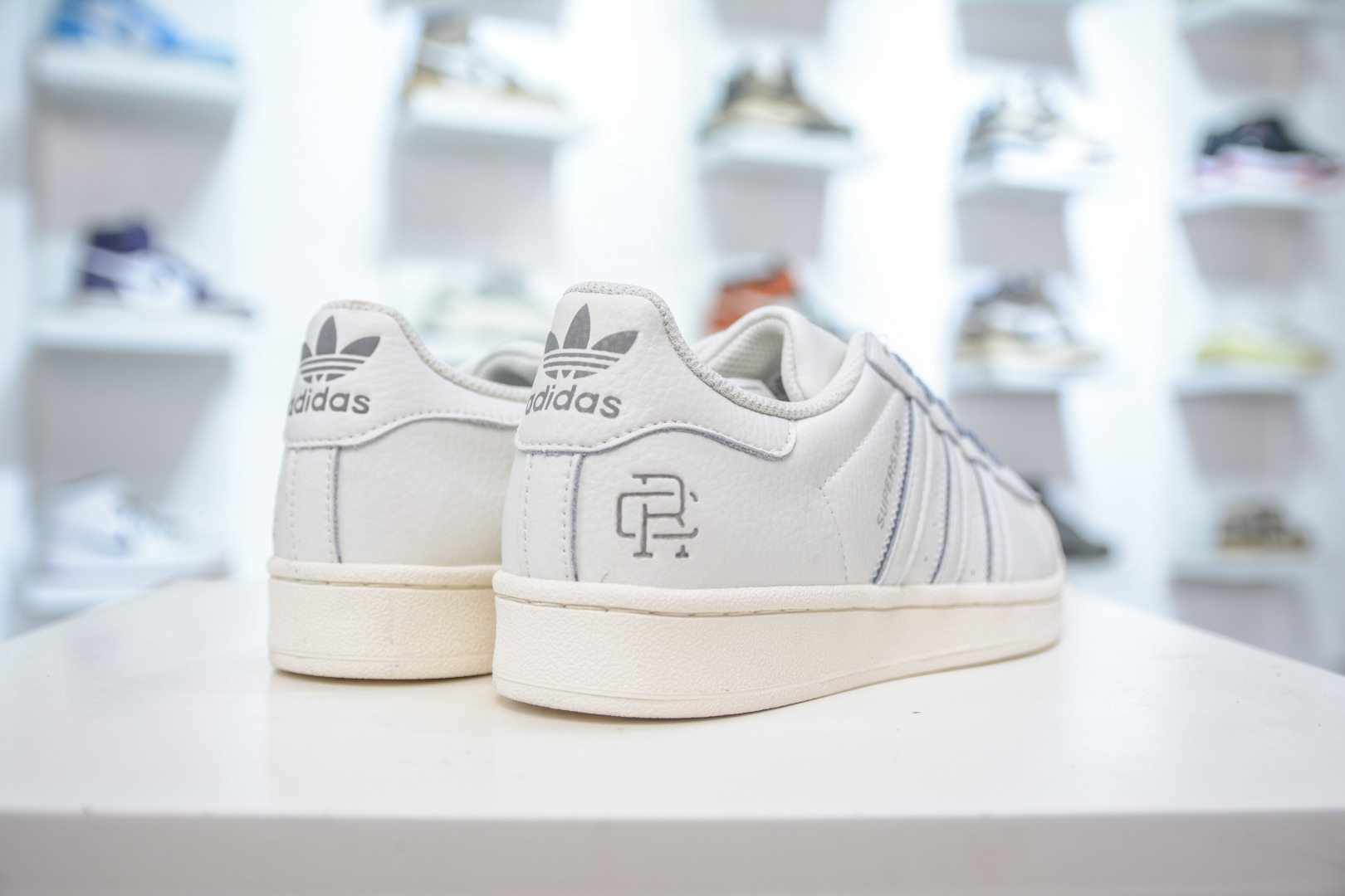 Adidas Originals Superstar Cream White/Grey Leather Sneakers HQ0458 7 cmp i1756834962272 447 0 5