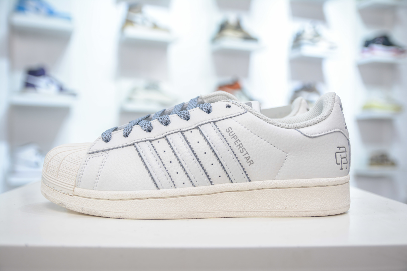 Adidas Originals Superstar Cream White/Grey Leather Sneakers HQ0458 2 cmp i1756834962276 2175 0 0