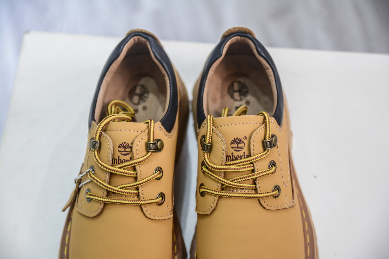 Timberland Classic Low-Top Oxford Shoes, Premium Leather, Durable and Stylish 9 cmp i1756835353864 1720 0 7