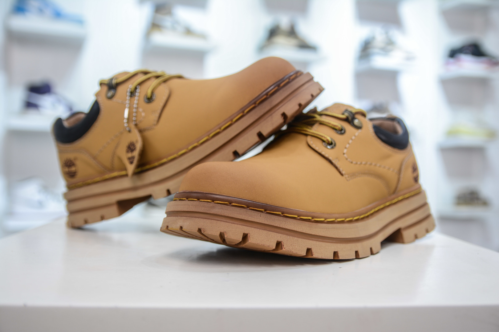 Timberland Classic Low-Top Oxford Shoes, Premium Leather, Durable and Stylish 5 cmp i1756835353864 9622 0 3