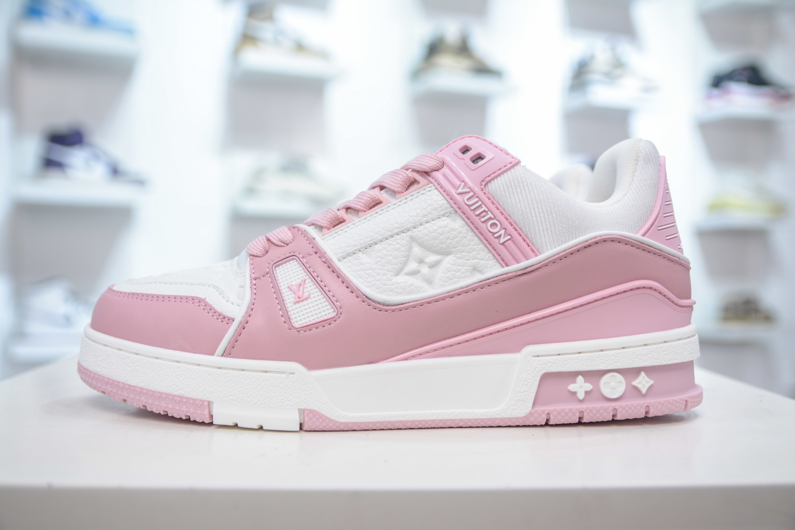 Louis Vuitton Trainer Sneaker White/Pink,Fashion Show Sneaker, Size 36-40 1 cmp i1756835491414 4736 0 0