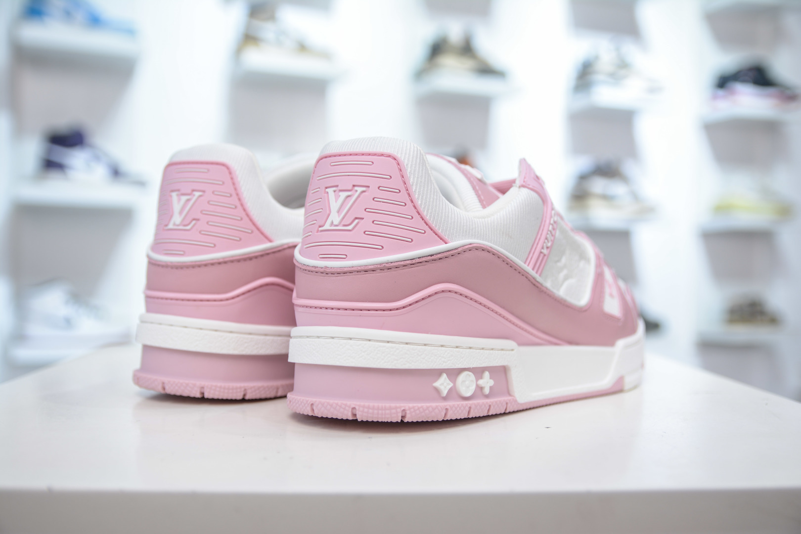 Louis Vuitton Trainer Sneaker White/Pink,Fashion Show Sneaker, Size 36-40 6 cmp i1756835491414 4781 0 5