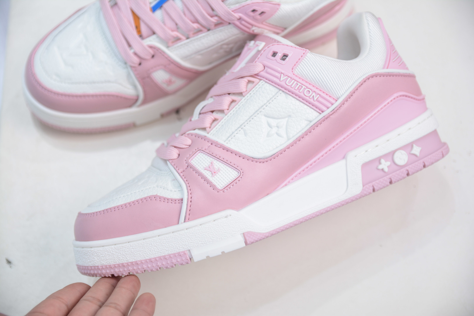 Louis Vuitton Trainer Sneaker White/Pink,Fashion Show Sneaker, Size 36-40 7 cmp i1756835491414 7010 0 6