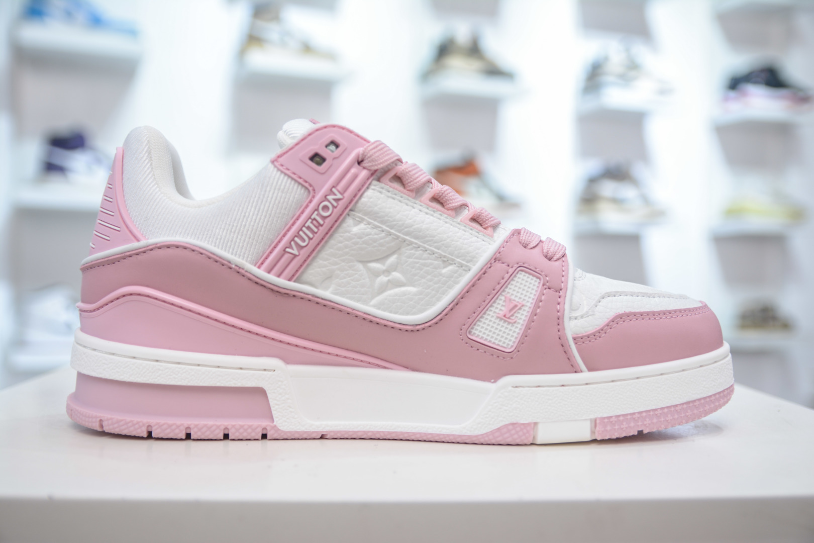 Louis Vuitton Trainer Sneaker White/Pink,Fashion Show Sneaker, Size 36-40 3 cmp i1756835491414 9305 0 2
