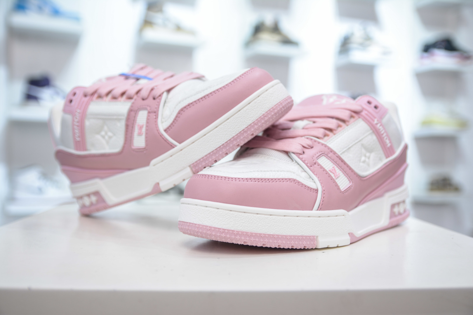 Louis Vuitton Trainer Sneaker White/Pink,Fashion Show Sneaker, Size 36-40 4 cmp i1756835491415 2503 0 3