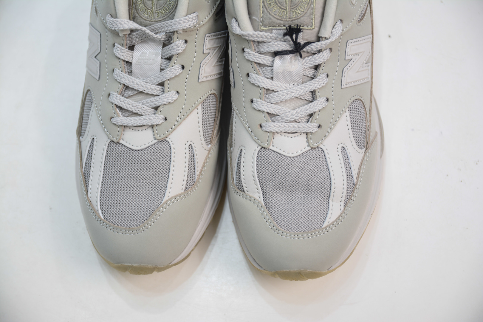 Stone Island x New Balance 991v2 'Grey' Running Shoes - Limited Edition 9 cmp i1756835660617 1609 0 8