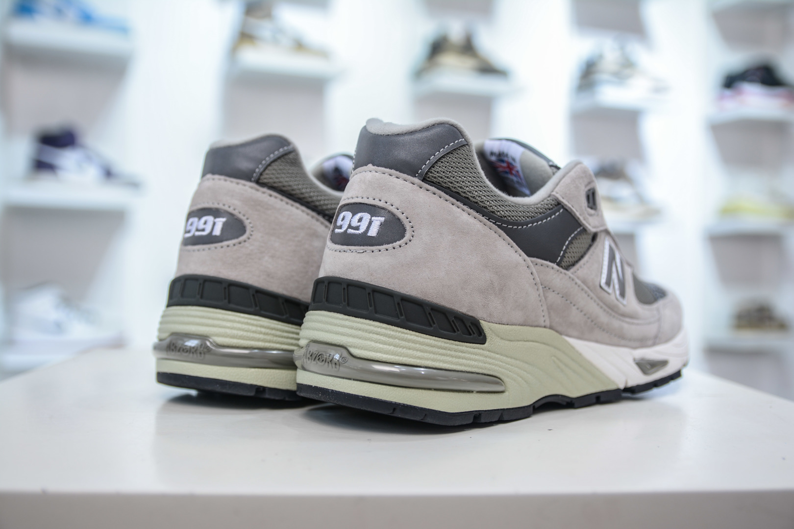 New Balance 991v2 Gray Retro Running Shoes - Premium Comfort and Style 7 cmp i1756835715233 74 0 5